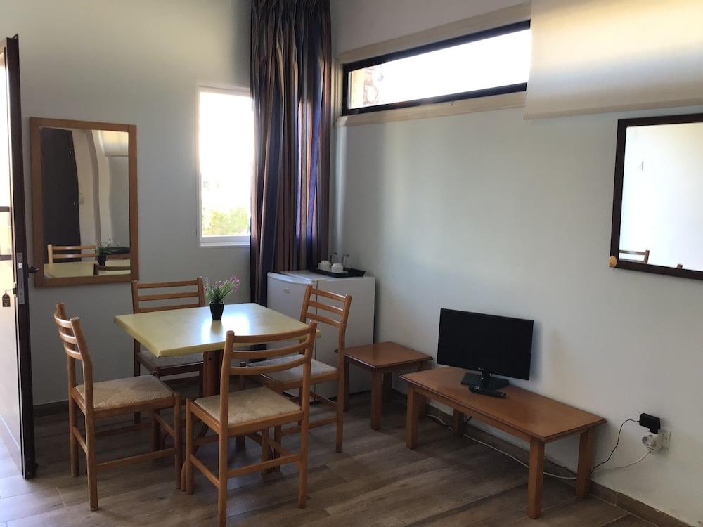 איה נאפה Florea Hotel Apartments מראה חיצוני תמונה